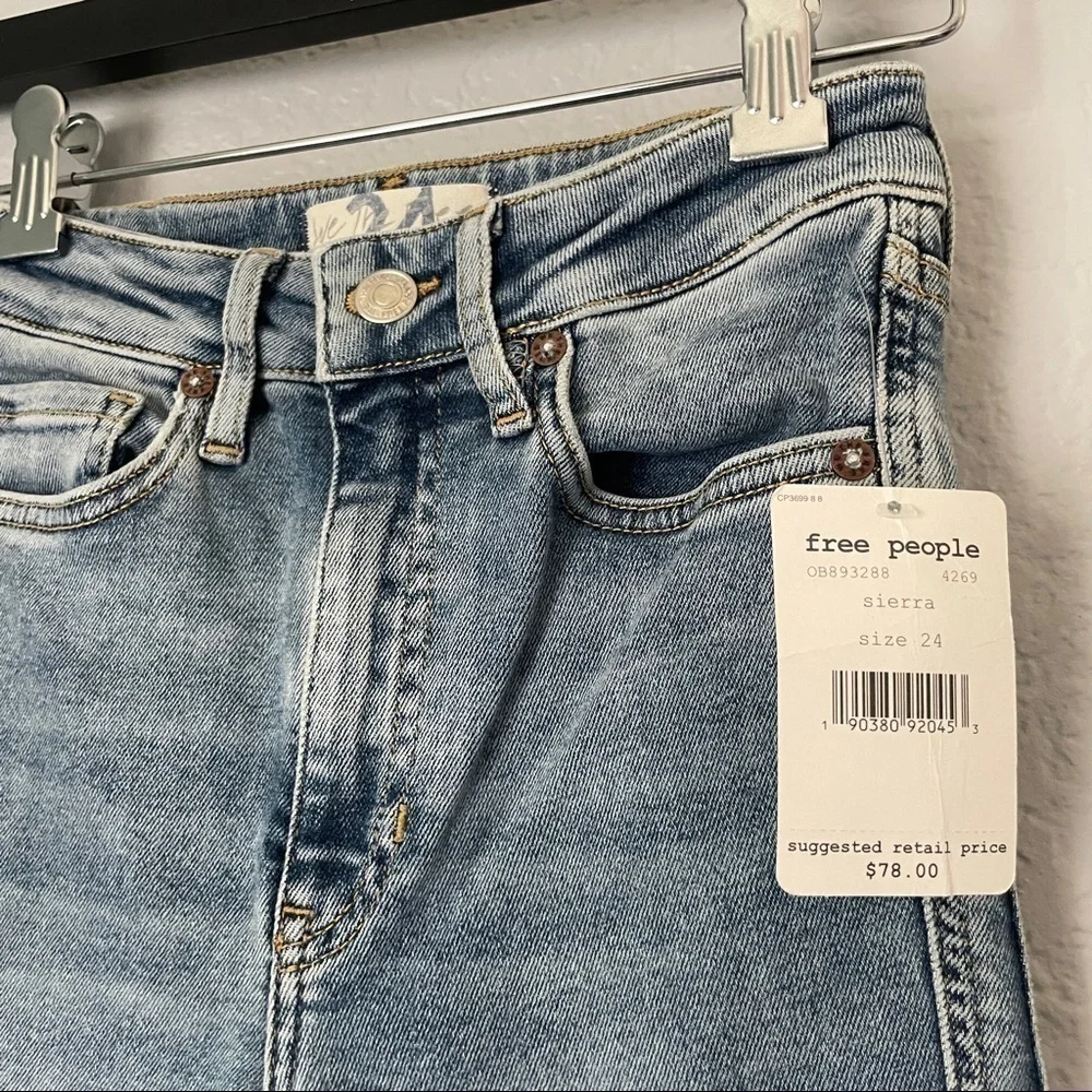 FREE PEOPLE , High Rise blue Jeans 24, NWT